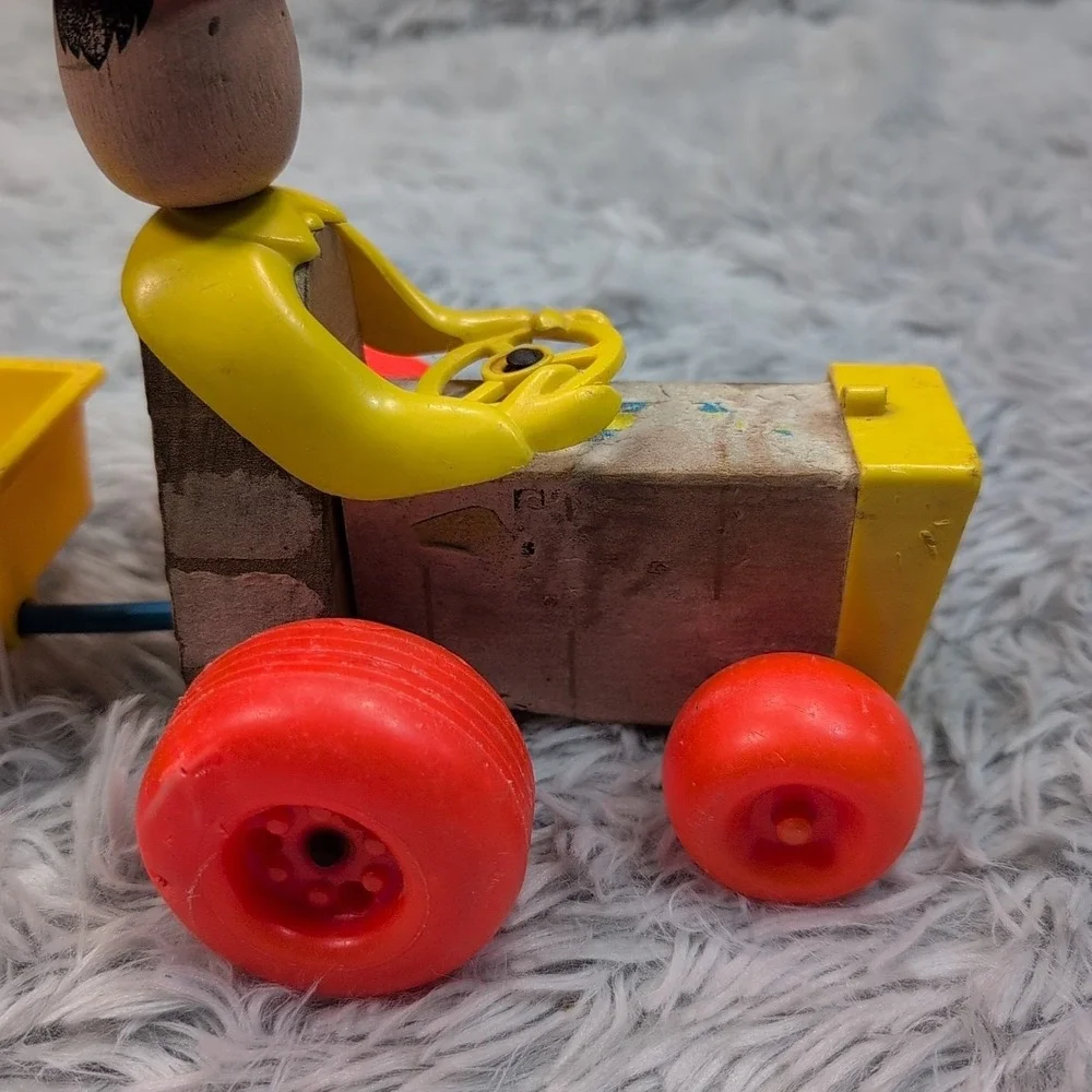Vintage 1960's‎ Fisher Price Happy Hauler Wood and Plastic Pull Toy #732 Works